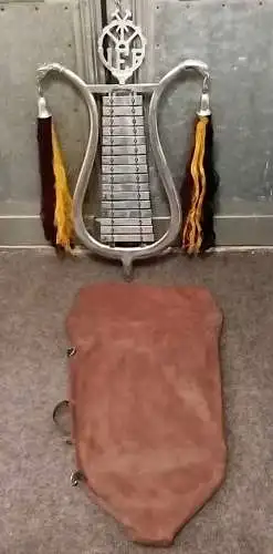 DDR VEB Schellenbaum Lyra mit Tasche 