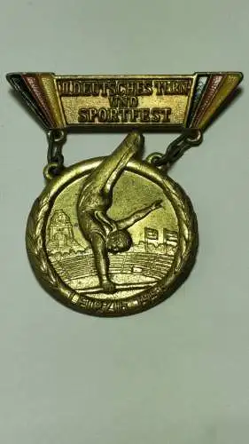 Abzeichen  DDR -  II. Deutsches Turn- und Sportfest  1956