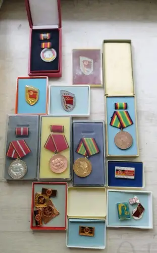 DDR NVA MFS Auszeichnungen Staatssicherheit Treue Dienste Verdienstmedaille 
