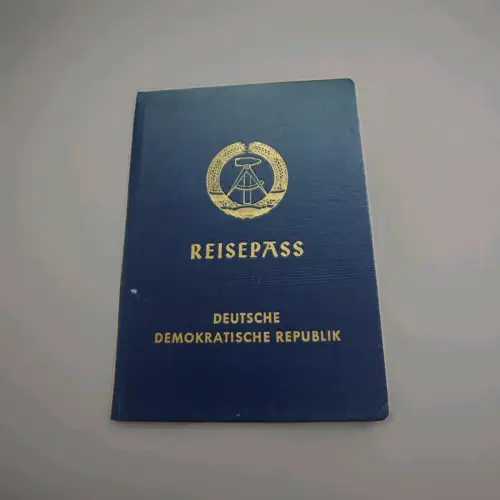 original alter DDR Reisepass , Muster, sehr selten 