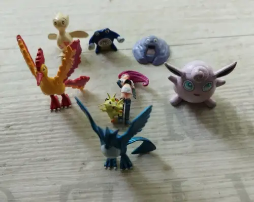 E800/ Alte Pokemon Figuren