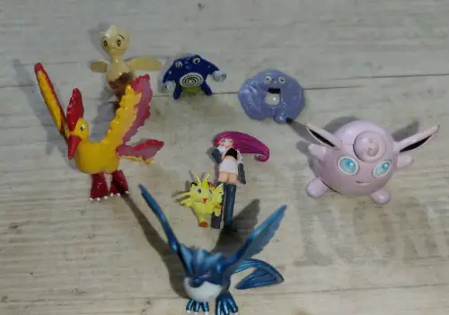 E800/ Alte Pokemon Figuren