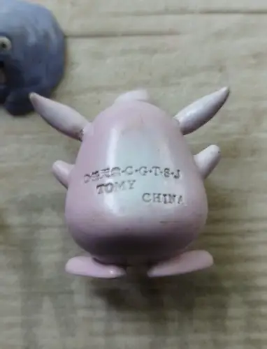 E800/ Alte Pokemon Figuren