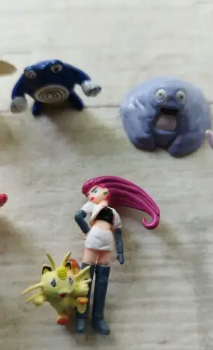 E800/ Alte Pokemon Figuren