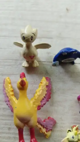 E800/ Alte Pokemon Figuren