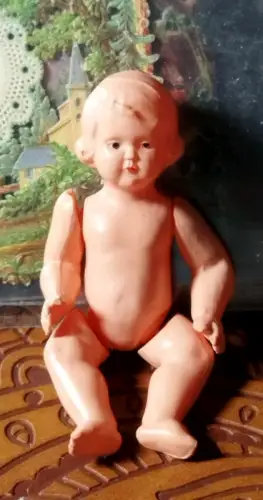 G675/ Kleines altes Celluloid Püppchen 7 / 7,5 cm  Schildkröt