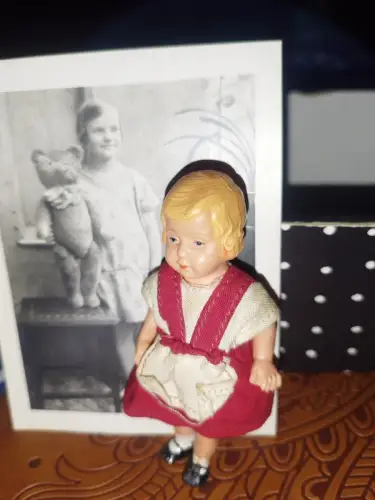 G675/ Kleines altes Celluloid Püppchen ca 9 cm Minerva 