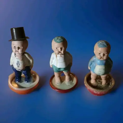 G 688/ 3 alte Spielzeug Stehaufmännchen Figur Celluloid 50er Jahre