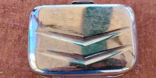 G710/ Oldtimer Auto Aschenbecher Antik