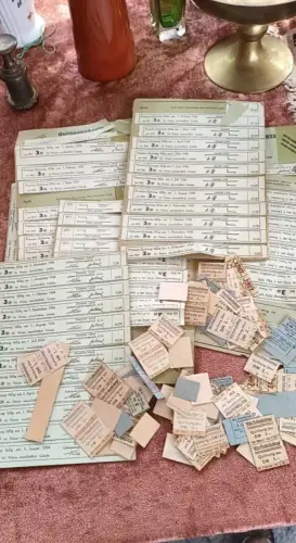 Alte Quittungskarten und Marken 