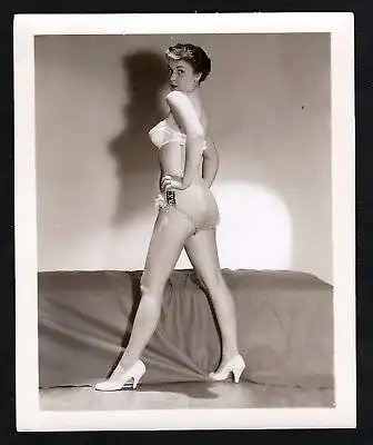 1960 Unterwäsche lingerie pose Erotik nude Dessous vintage pin up Foto photo