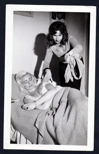 1960 Schlafen Unterwäsche lingerie Erotik vintage Dessous pin up Foto photo