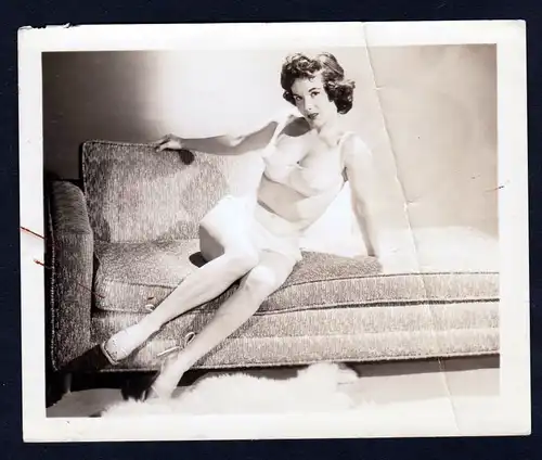 1960 Unterwäsche lingerie Erotik nude Sofa vintage Dessous pin up photo Foto
