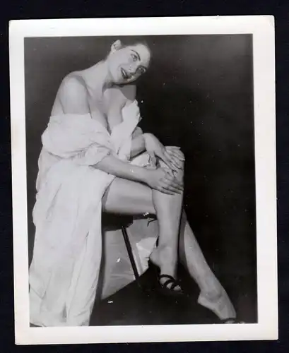 Unterwäsche lingerie Erotik nude vintage Dessous pin up Tuch Foto photo