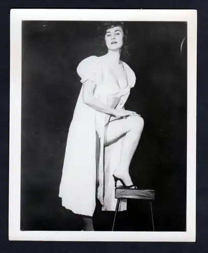 Unterwäsche lingerie Erotik nude vintage Dessous Hocker pin up Foto photo