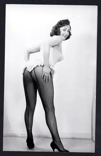 Unterwäsche posen lingerie Po Erotik nude vintage Dessous pin up Foto photo