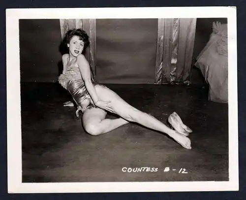 Unterwäsche sexy lingerie Erotik nude vintage Dessous pin up Foto photo