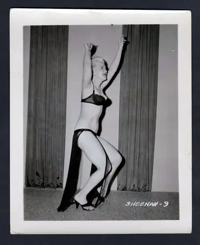 Unterwäsche lingerie Erotik nude vintage Dessous dance pin up Foto photo