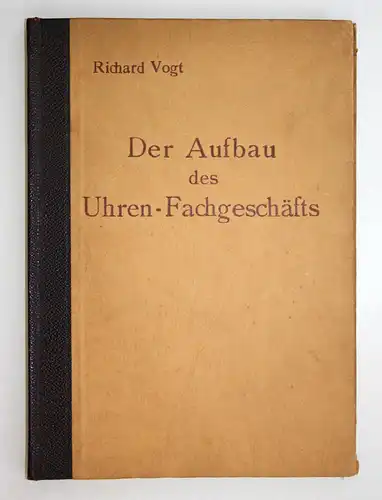 Der Aufbau des Uhren-Fachgeschäfts.