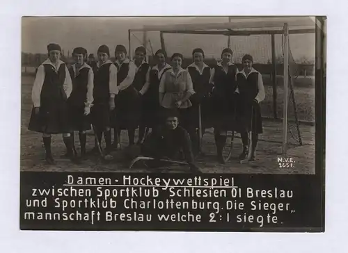 Damen-Hockeywettspiel. - Hockey Breslau Wroclaw Berlin Charlottenburg Damen Frauen