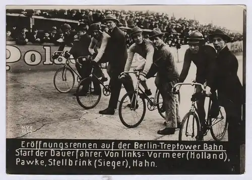 Eröffnungsrennen auf der Berlin-Treptower Bahn - Fahrrad Fahrsport Sport Radsport Berlin Treptow cycle