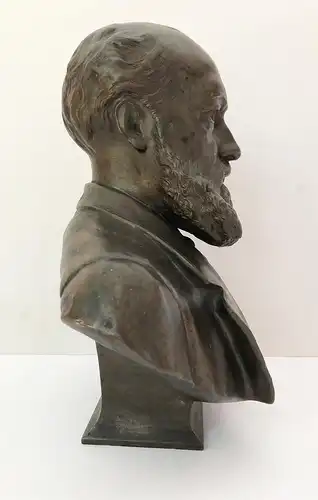 Bronze-Büste von Charles Gounod (französischer Komponist, 1818-1893). French composer.