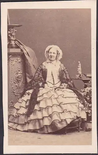 Comtesse de Bryas born Ursule de Vogue (1828-1908) wife of Charles-Marie de Bryas (1820-1879) / Portrait CDV F