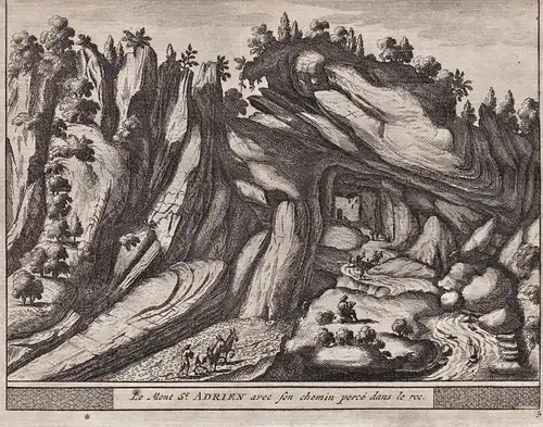 Le Mont St. Adrien avec son chemin perce dans le roc  - Tunel de San Adrian Guipuzcoa / Pais Vasco / Espana /