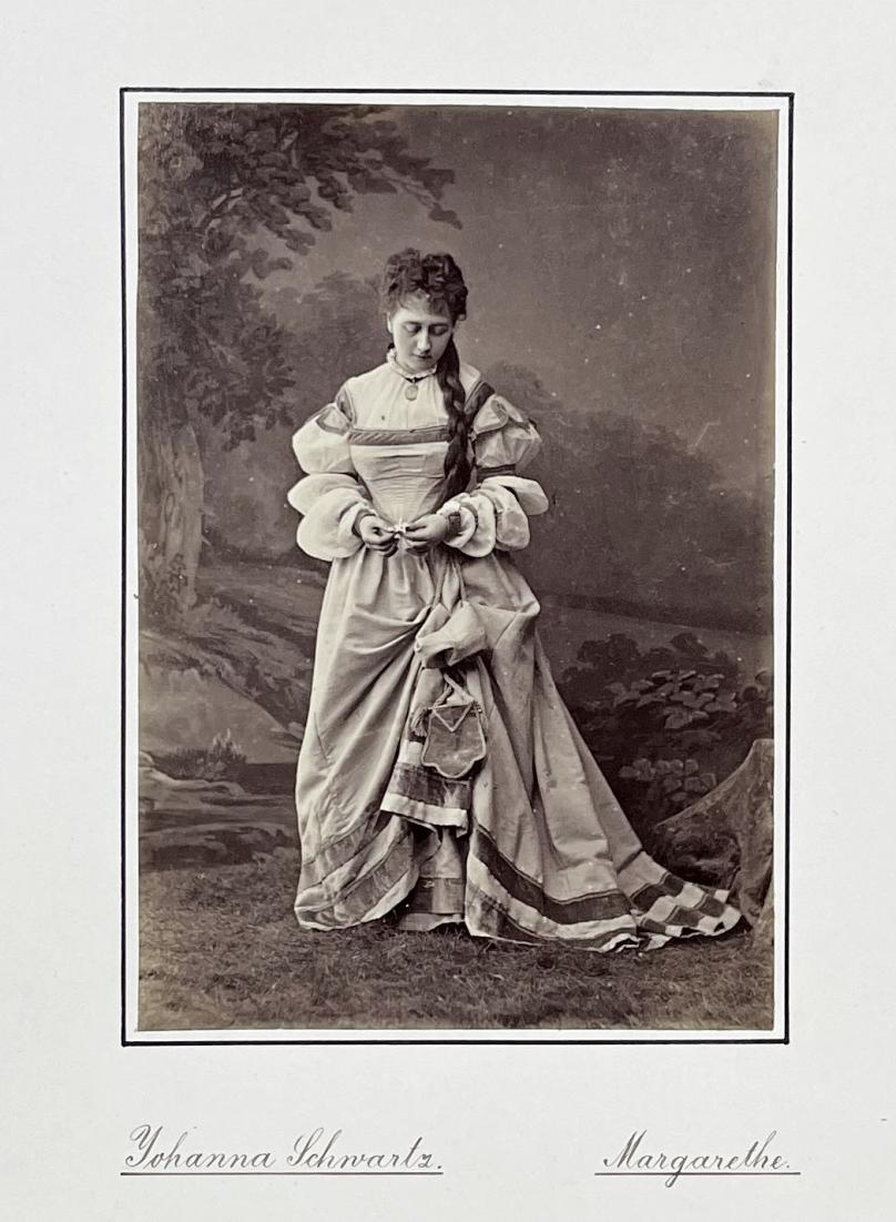 Johanna Schwartz Opernsängerin Sängerin Oper Theater Portrait Foto