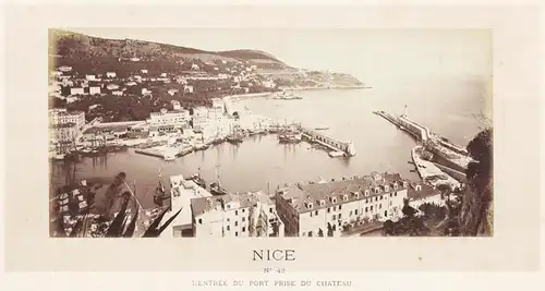 Nice. L'entrée du port prise du chateau. - Nice Nizza Hafen harbor port / Alpes-Maritimes Provence-Alpes-Côte
