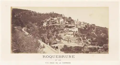 Roquebrunne. Vue prise de la corniche. - Roquebrune-Cap-Martin / Alpes-Maritimes Provence-Alpes-Côte dAzur /