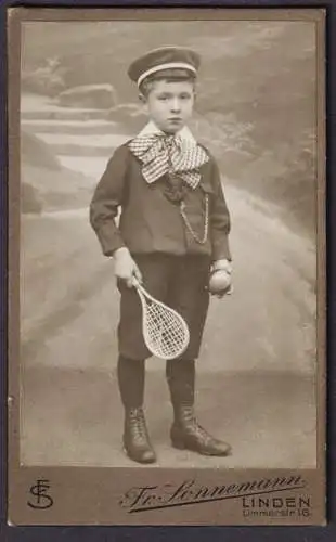 (Junge mit Schläger / Boy with racket) - CDV Foto Photo vintage