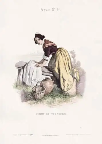 Femme de Tarascon -  Tarascon-sur-Rhône Bouches-du-Rhone / French woman Frau femme / France Frankreich / cost