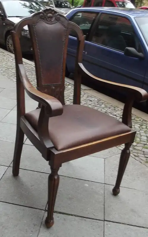 20er Jahre Armlehnenstuhl, Eiche, Original Leder 3