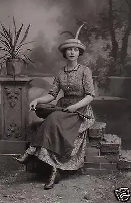  Originalfoto 9x13cm, Frau mit Laute, ca. 1910