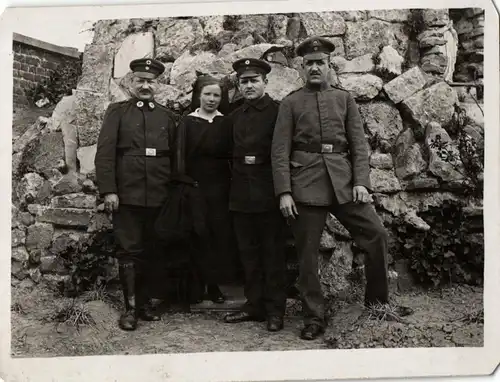 Originalfoto 9x12, Sanitäter, Krankenschwestern,  Flandern Ostern 1918
