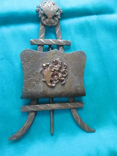 Nostalgischer Briefständer - Messing
Jugendstil mit Löwen- und anderen Dekormotiven