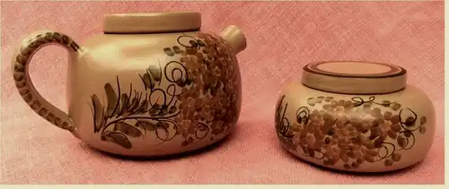 Teekanne mit Deckelgefäß -

Nordisches Design aus Keramik -

Ca. 1,4 Liter Volumen