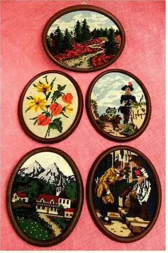 5 kleine ovale Gobelin-Bilder
 mit Motiven -
 Im Kunststoff-Rahmen -

 Ca. 20 x 26 cm Größe