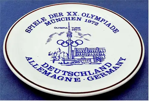 Sammelteller aus Porzellan - Motiv : Olympiade 1972 / Olympia-Turm 

Von Hutschenreuther / Hugo Schmidt.
