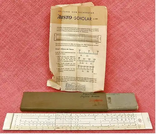 Alter ARISTO Scholar Nr.0903 LL Kunststoff- Rechenstab mit zweiseitiger Skala.