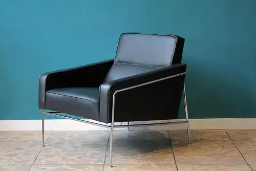 Modell 3300 Sessel von Arne Jacobsen für Fritz Hansen, neu mit Leder bezogen