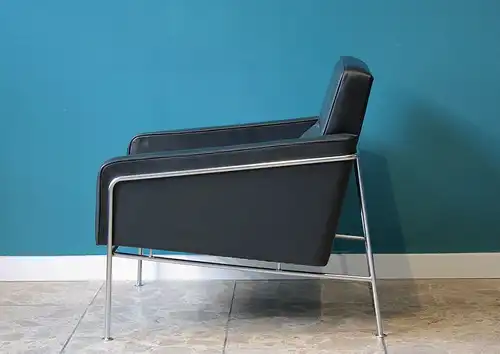 Modell 3300 Sessel von Arne Jacobsen für Fritz Hansen, neu mit Leder bezogen