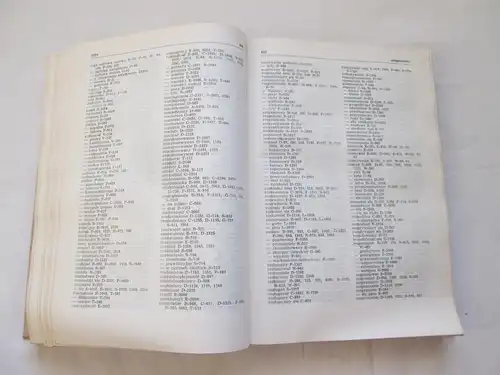 Romuald Zylka: Wydawnictwa Geologiczne: Geologisches Wörterbuch - englisch-polnisch+russisch+französisch+deutsch /
Wydawnictwa Geologiczne : Geological Dictionary / Slownik Geologiczny / Dictionnaire De Geologie. 