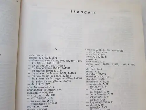 Romuald Zylka: Wydawnictwa Geologiczne: Geologisches Wörterbuch - englisch-polnisch+russisch+französisch+deutsch /
Wydawnictwa Geologiczne : Geological Dictionary / Slownik Geologiczny / Dictionnaire De Geologie. 