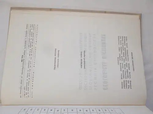 Romuald Zylka: Wydawnictwa Geologiczne: Geologisches Wörterbuch - englisch-polnisch+russisch+französisch+deutsch /
Wydawnictwa Geologiczne : Geological Dictionary / Slownik Geologiczny / Dictionnaire De Geologie. 