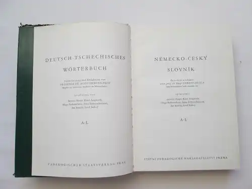 Státni Pedagogické Nakladatelstvi: Slovnik - Nemecký / Pädagogischer Staatsverlag: Wörterbuch - Tschechisch  (in vier Bänden). 