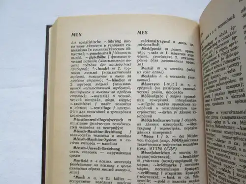 Verlag Russische Sprache: Wörterbuch - Russisch (in vier Bänden). 