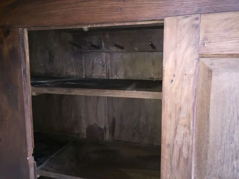 antiker Eichenschrank aus dem 18Jhr. 2