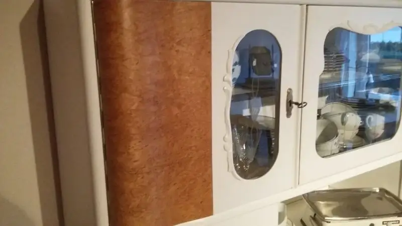 Perfekt restaurierter Küchenschrank.  2